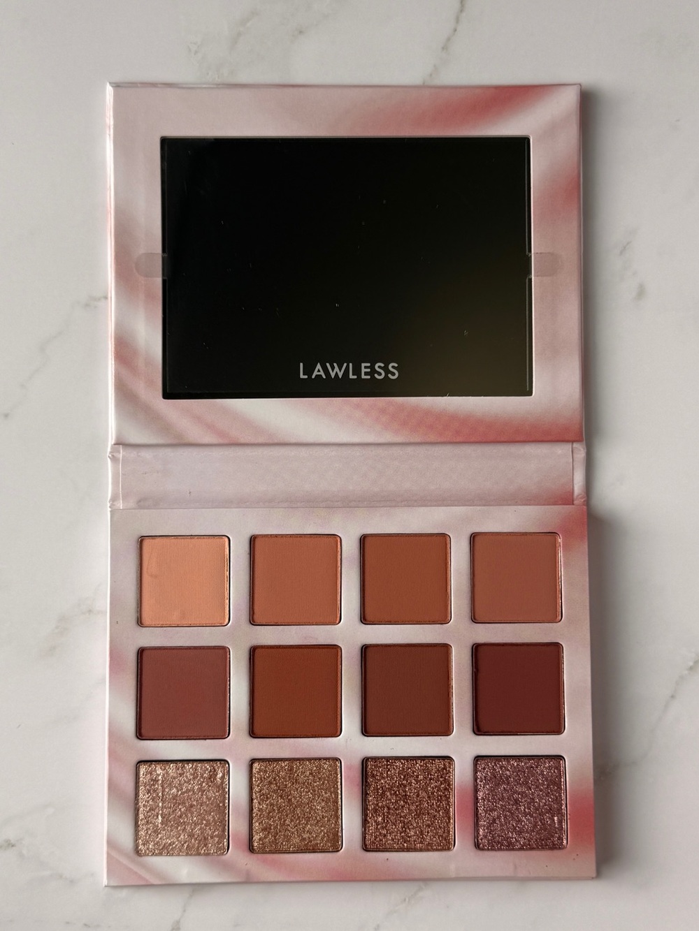 Lawless The Dreamy Daisy Eyeshadow Palette Talc-Free Nude Neutral Pink